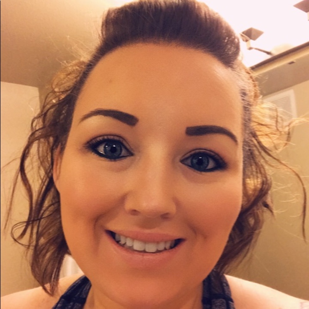 Meet your Posher, Elizabeth